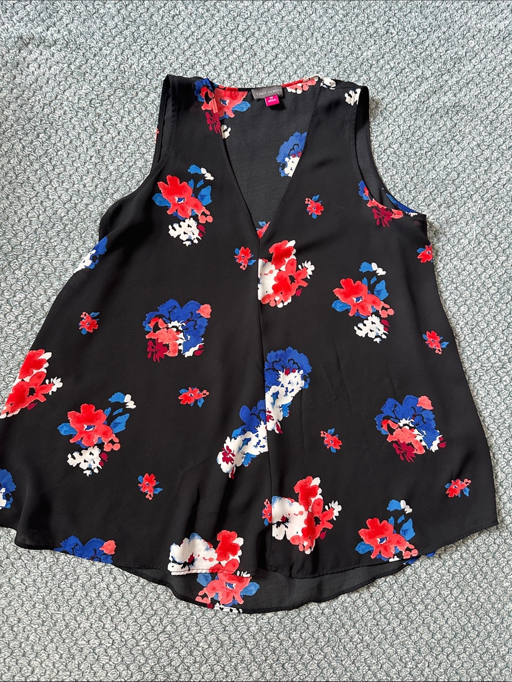 Vince Camuto Black Sleeveless V-Neck Top with Red & Blue Floral Print